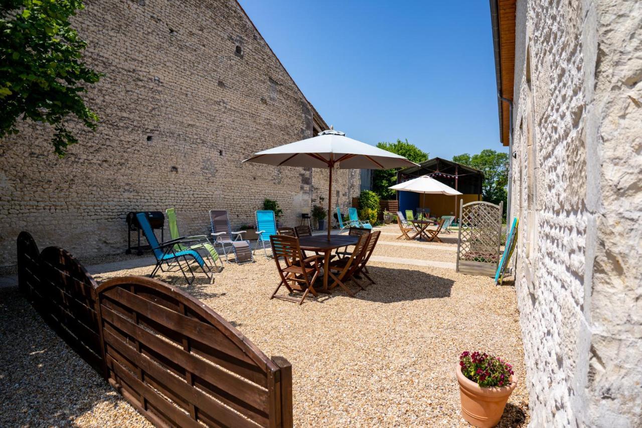 Les Gites Du Vigneron Et Cd'H Saint-Seurin-de-Palenne Exterior photo