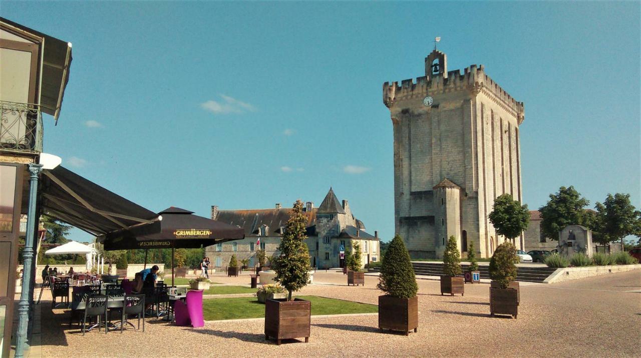 Les Gites Du Vigneron Et Cd'H Saint-Seurin-de-Palenne Exterior photo